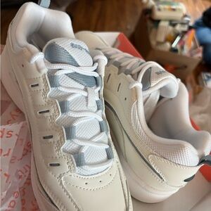 Easy spirit sneakers